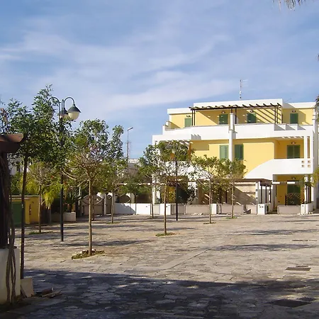 Ammiraglia Baia Apartahotel 3*